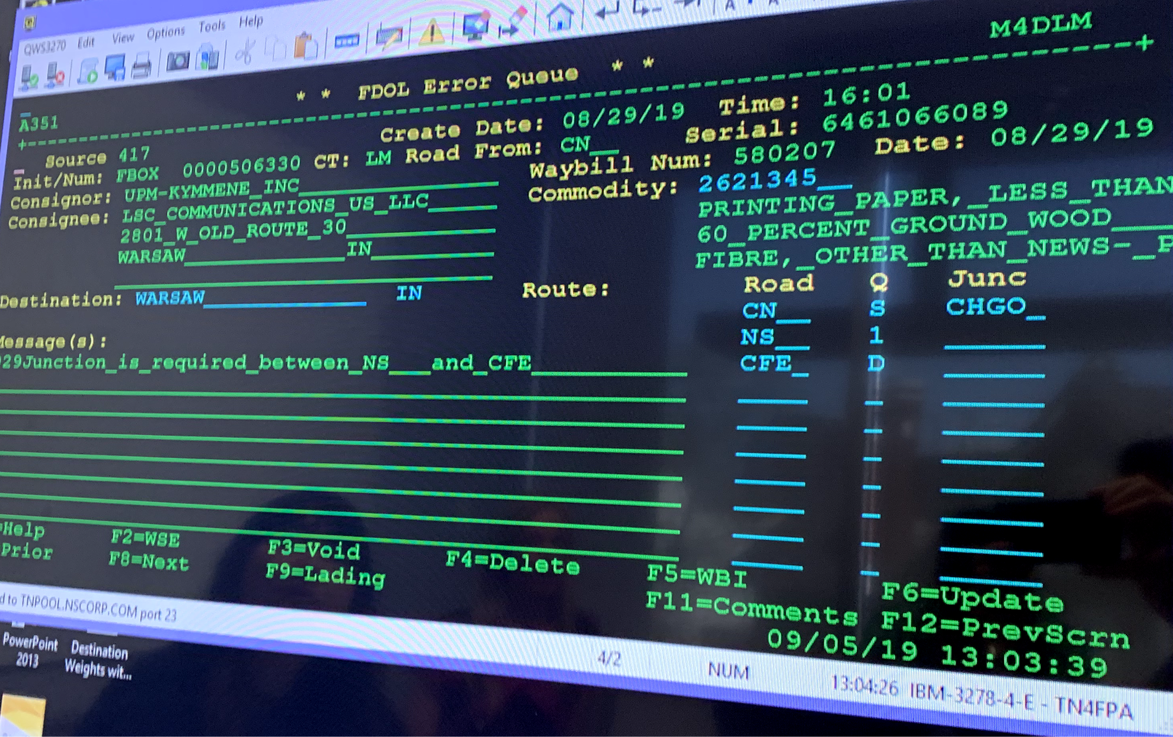 Legacy terminal interface showing waybill data entry